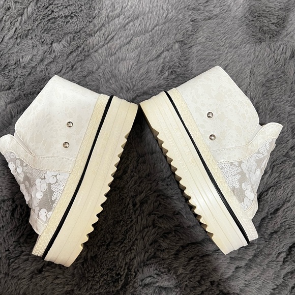 Platform Sandals - Picture 3 of 5